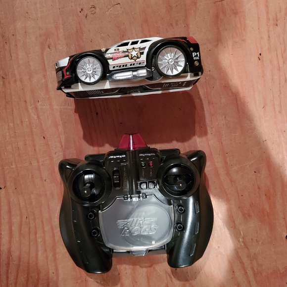 Air Hogs R/C Zero Gravity Micro Police Remote Control R/C Car - Picture 2 of 5